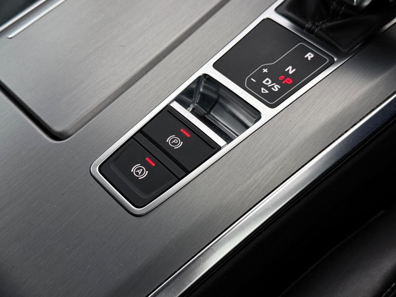 Audi A6 Saloon thumbnail Misc Controls