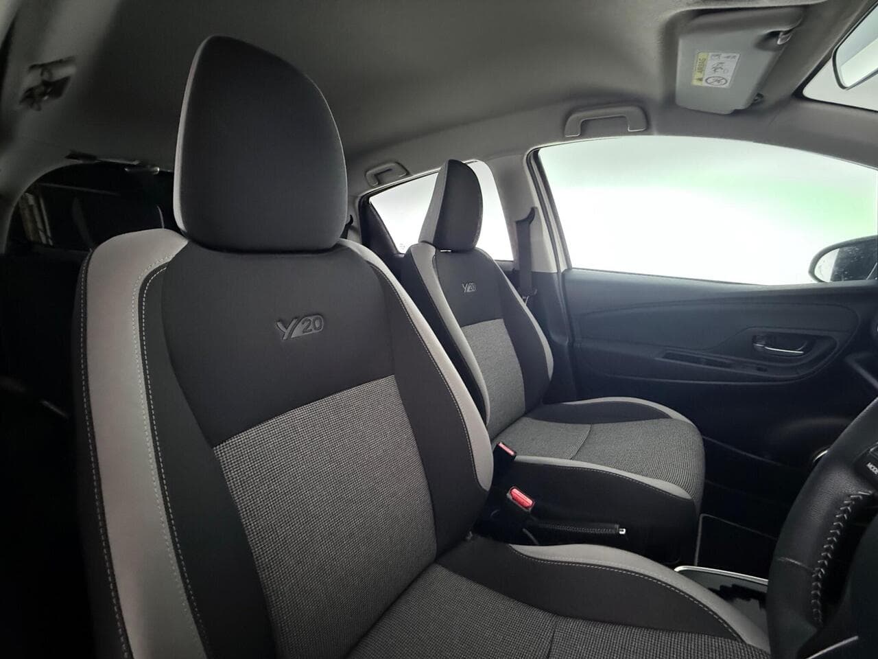 Toyota Yaris thumbnail Seat Driver