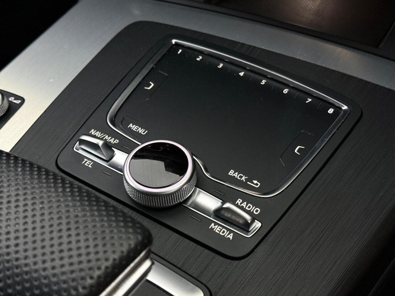 Audi Q5 thumbnail Misc Controls