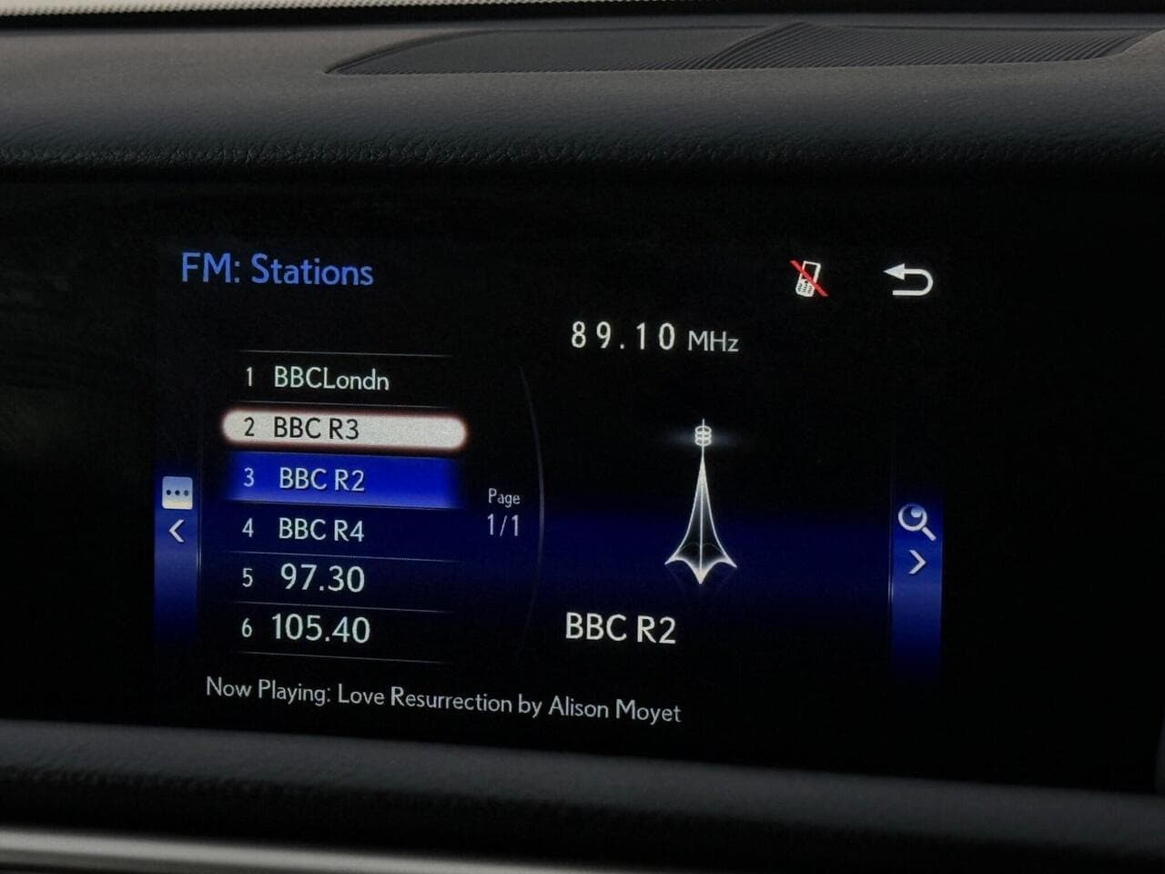Lexus IS thumbnail Infotainment System