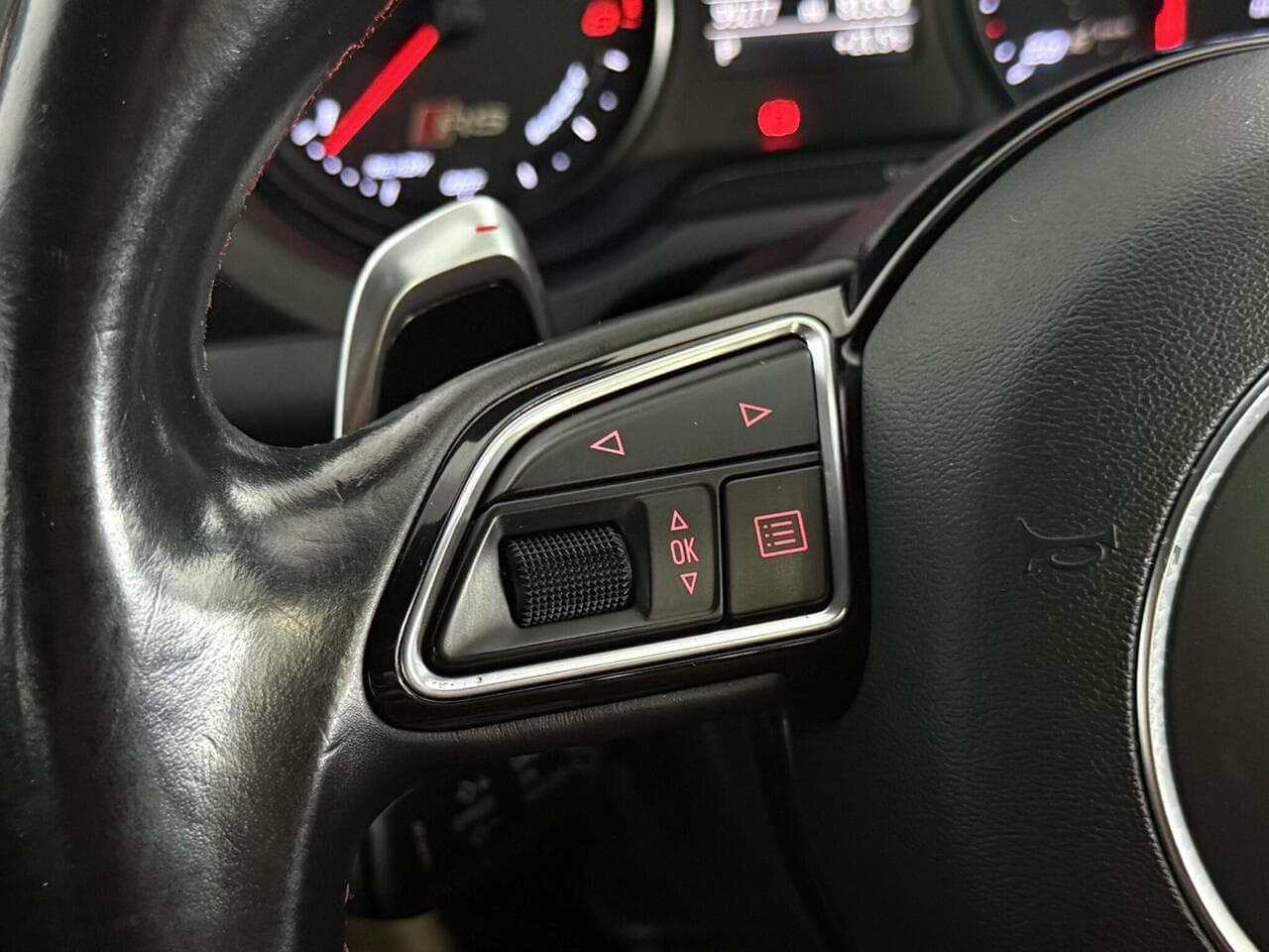 Audi RS3 thumbnail Misc Controls