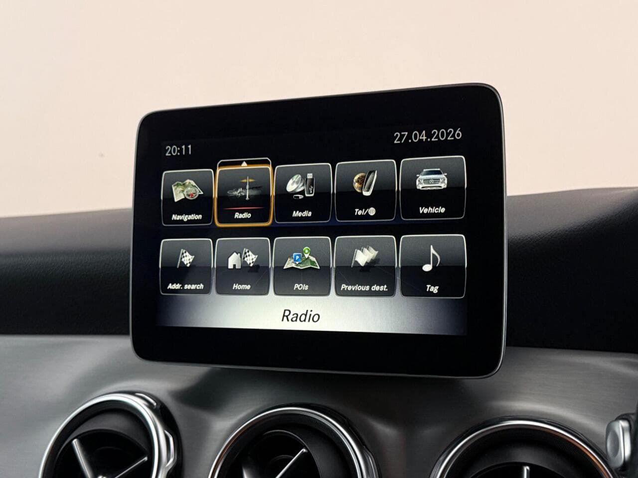 Mercedes-Benz GLA thumbnail Infotainment System