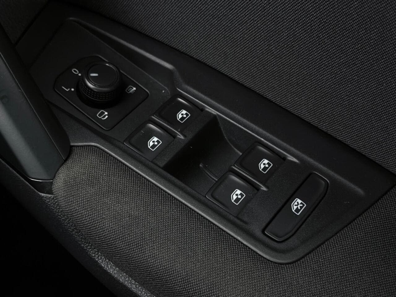 Volkswagen Tiguan thumbnail Misc Controls