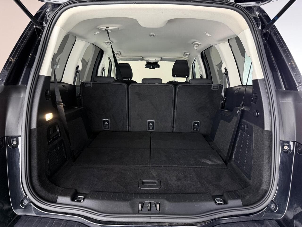 Ford Galaxy thumbnail Boot