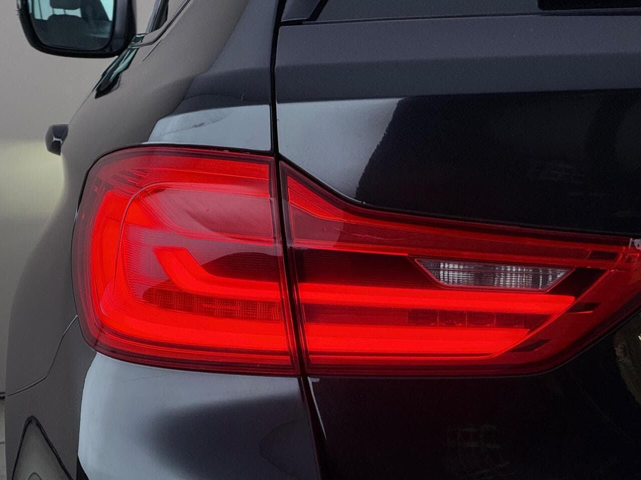BMW 5 Series thumbnail Lights Rear