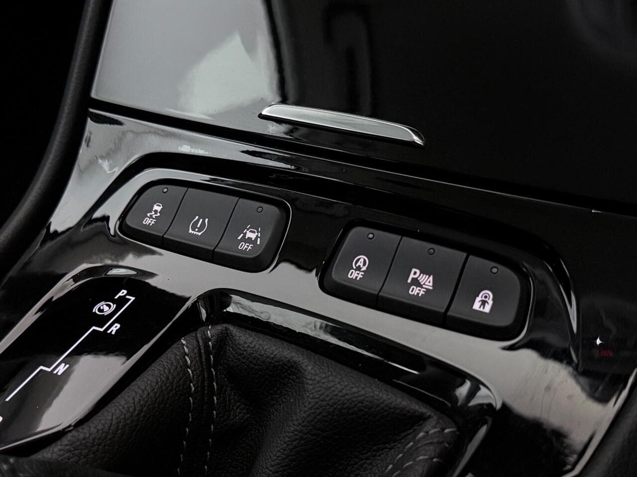 Vauxhall Grandland X thumbnail Misc Controls