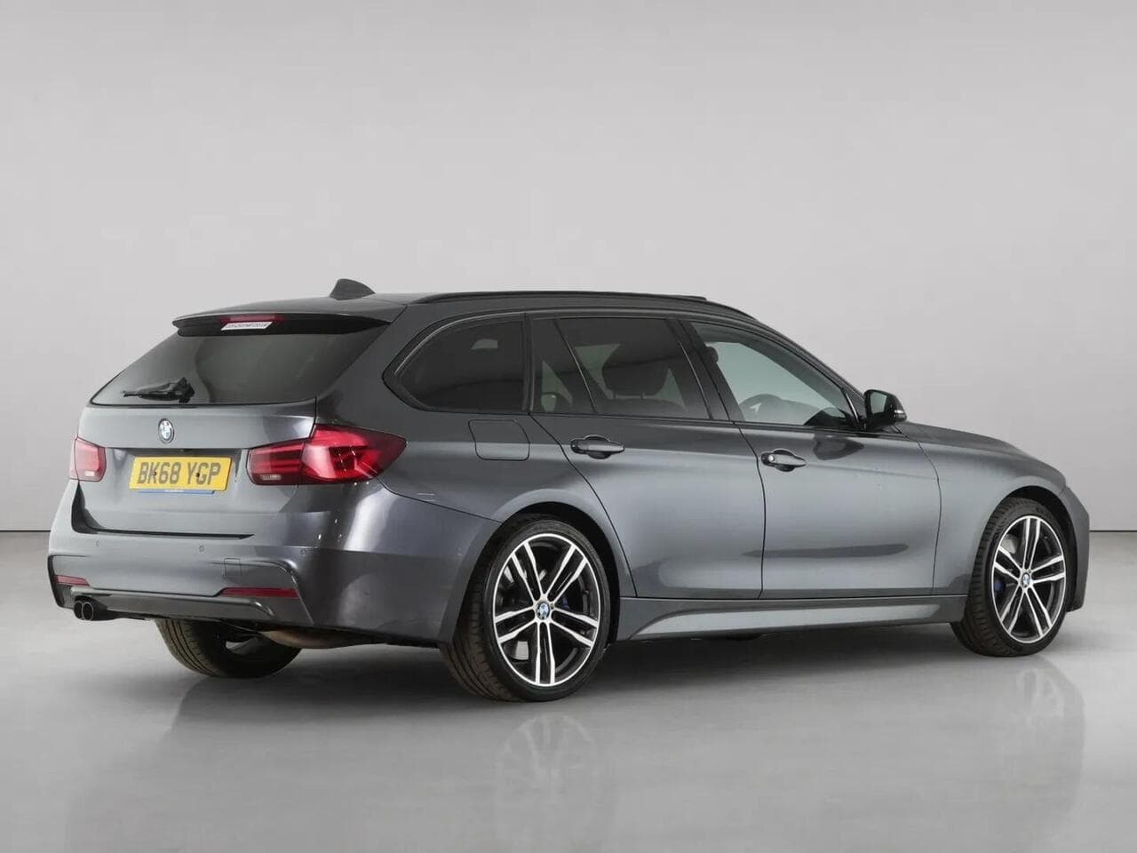 BMW 3 Series thumbnail Rear Right