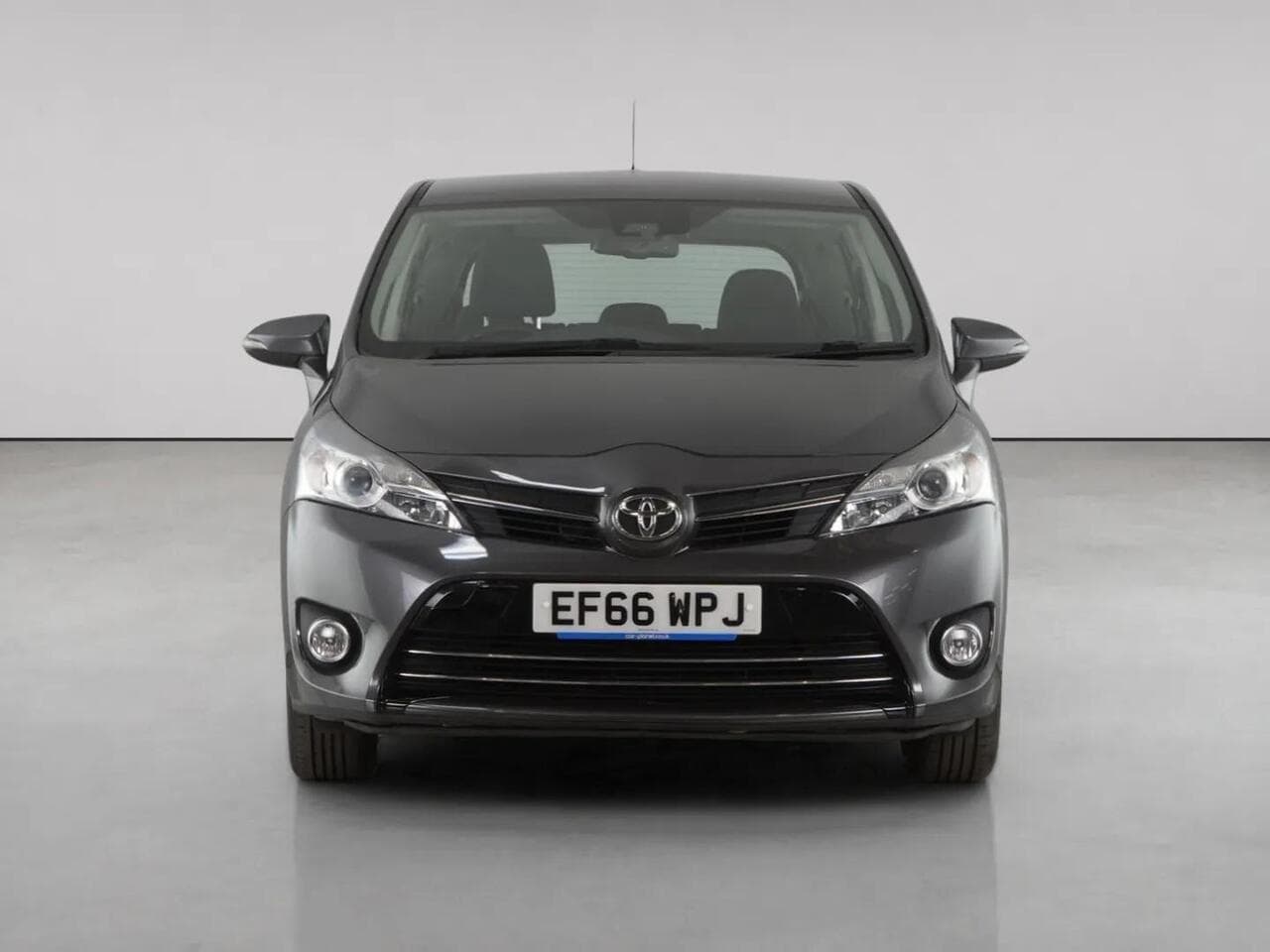 Toyota Verso thumbnail Front