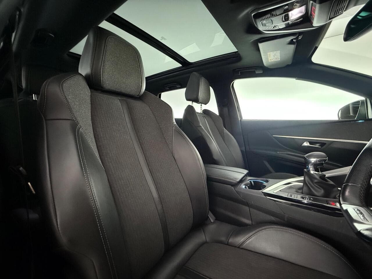 Peugeot 5008 thumbnail Seat Driver