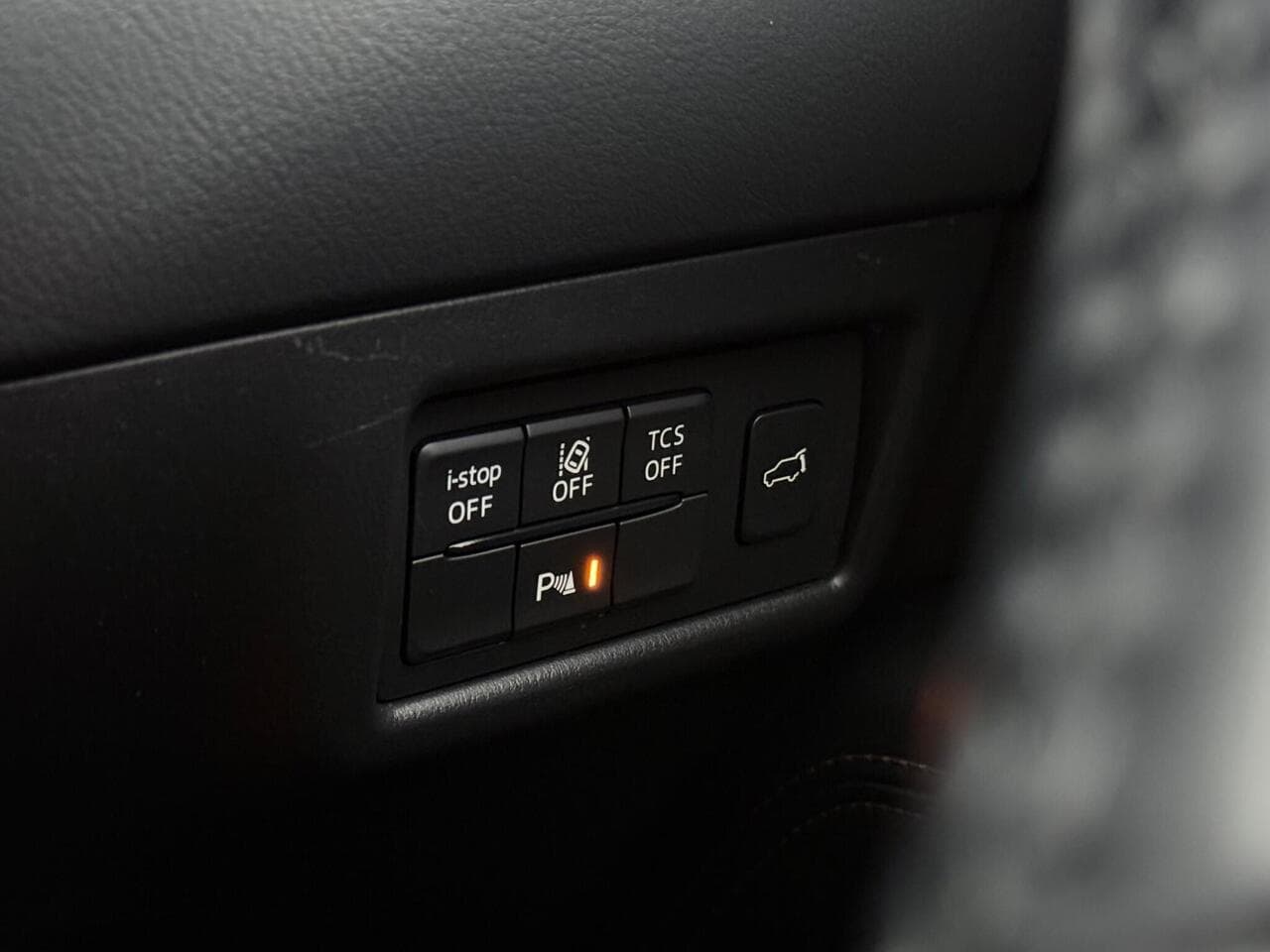 Mazda CX-5 thumbnail Misc Controls