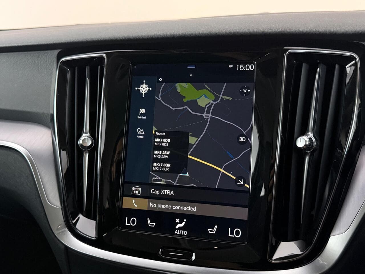 Volvo V60 thumbnail Infotainment System