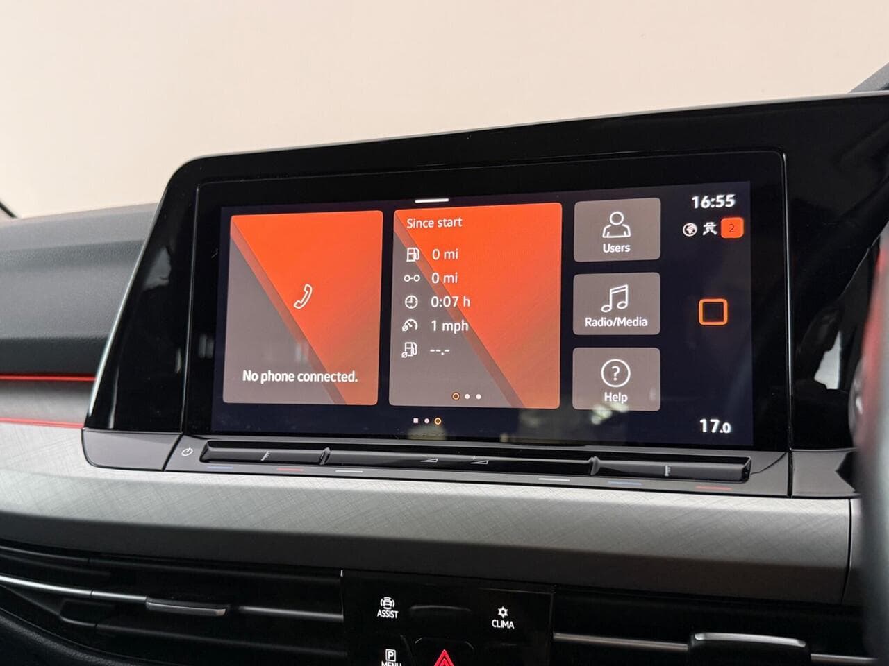 Volkswagen Golf thumbnail Infotainment System