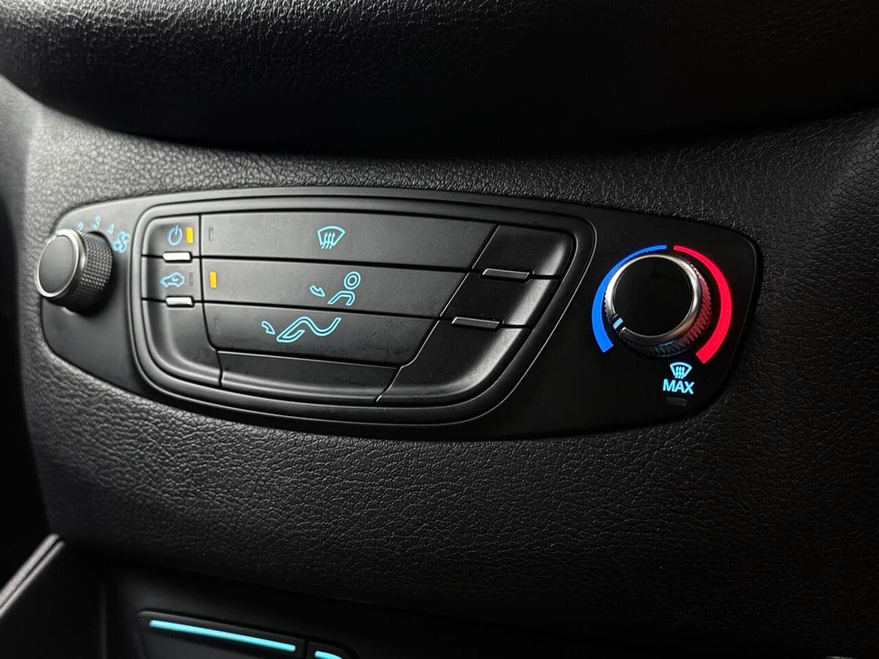 Ford Transit Courier thumbnail Misc Controls