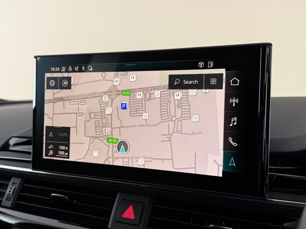 Audi A4 Avant thumbnail Infotainment System