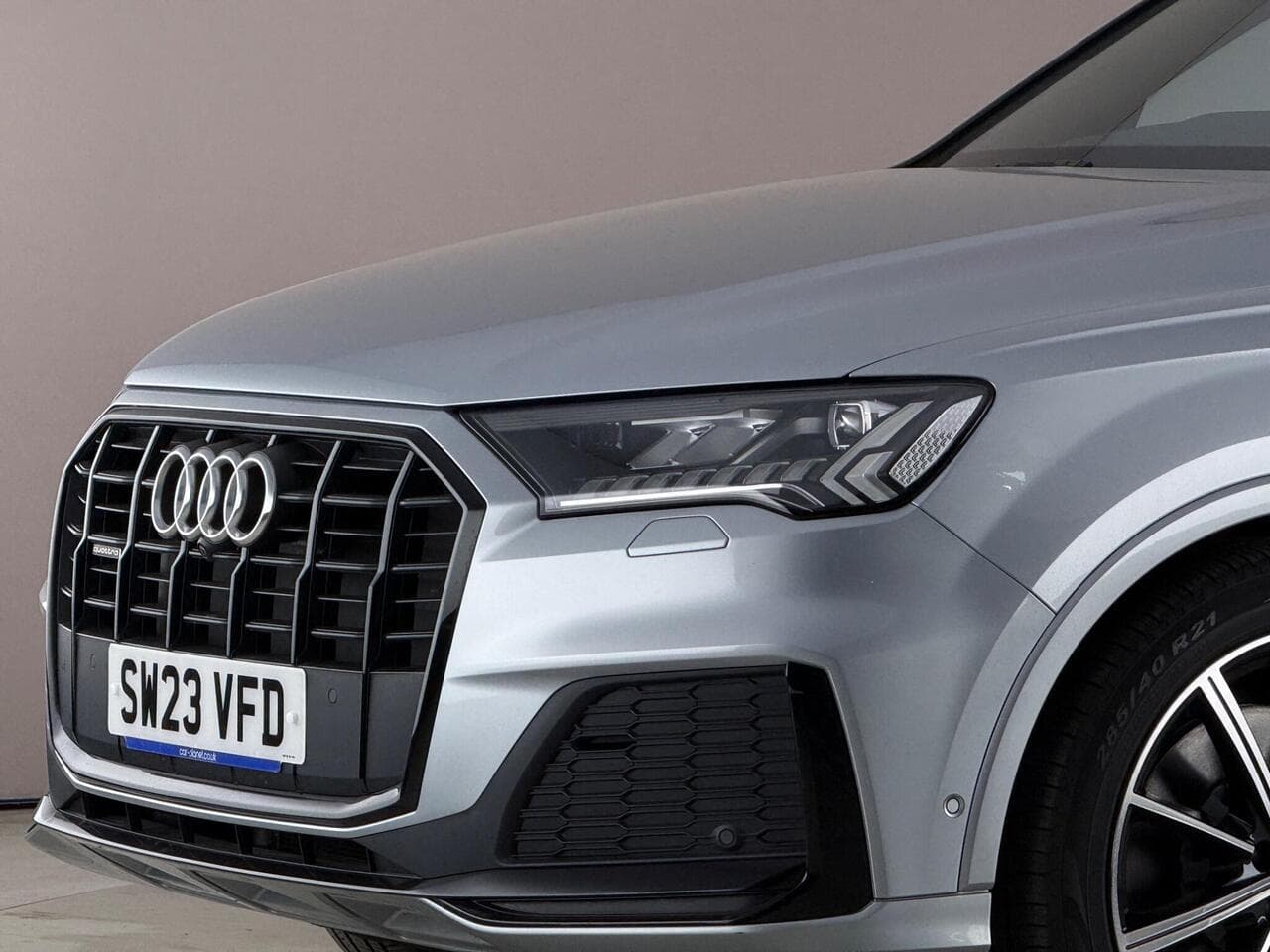 Audi Q7 thumbnail Lights Front