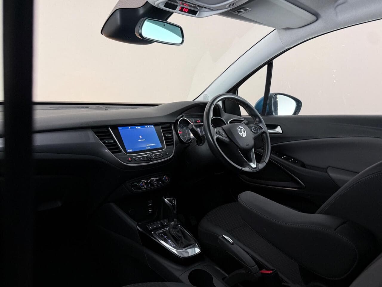 Vauxhall Crossland X thumbnail Interior Front