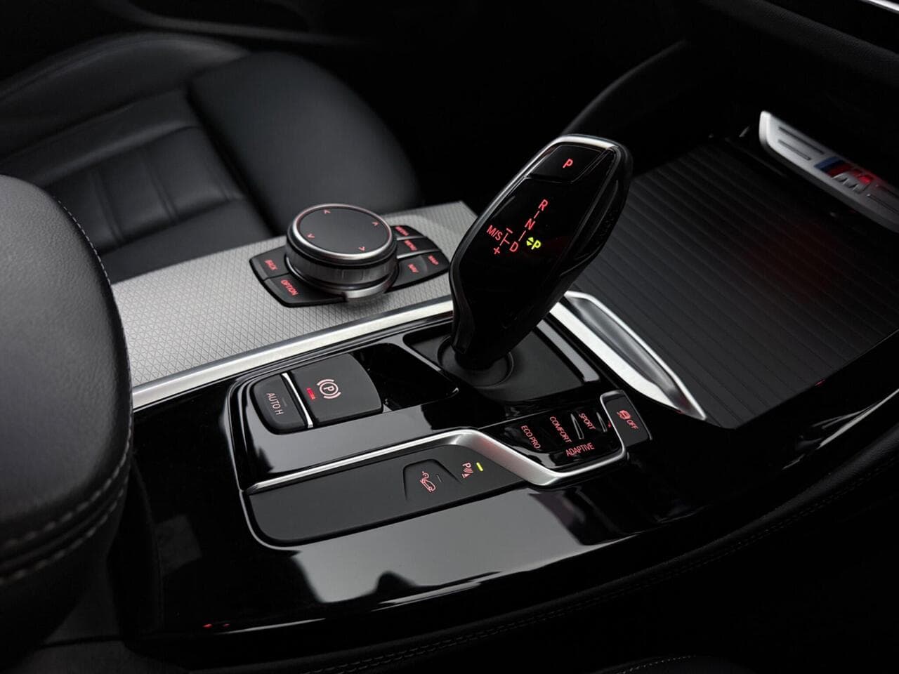 BMW X4 thumbnail Interior Front