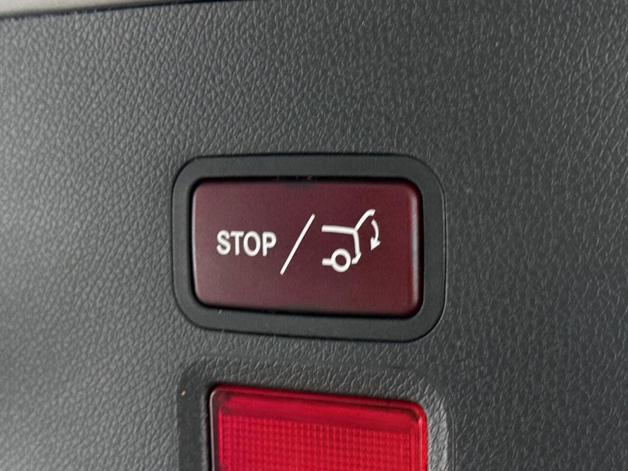 Mercedes-Benz CLA thumbnail Misc Controls
