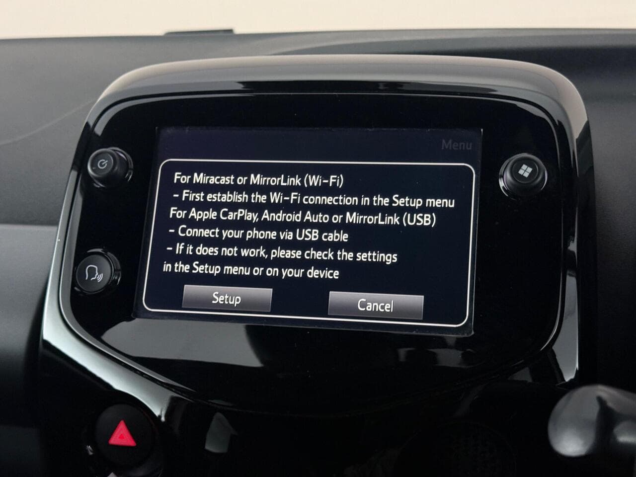 Toyota AYGO thumbnail Infotainment System