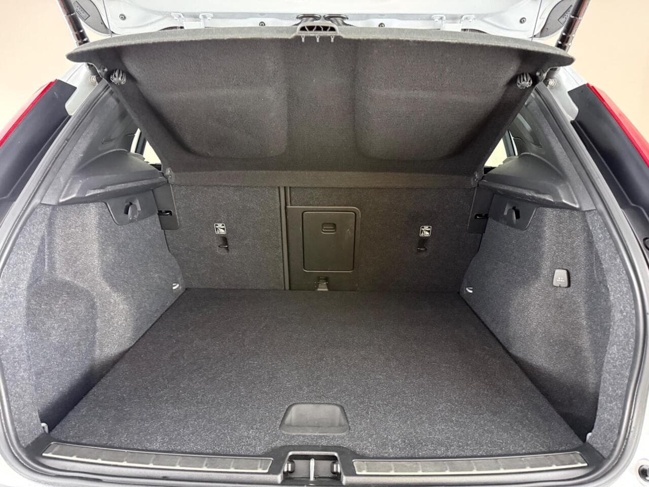 Volvo XC40 thumbnail Boot