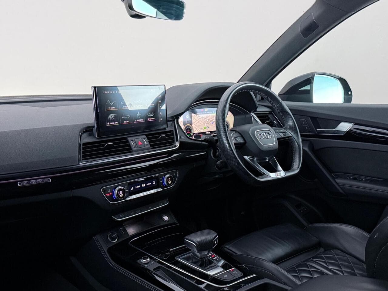 Audi Q5 thumbnail Interior Front