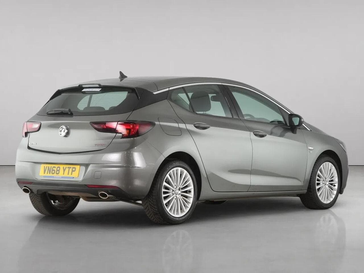 Vauxhall Astra thumbnail Rear Right