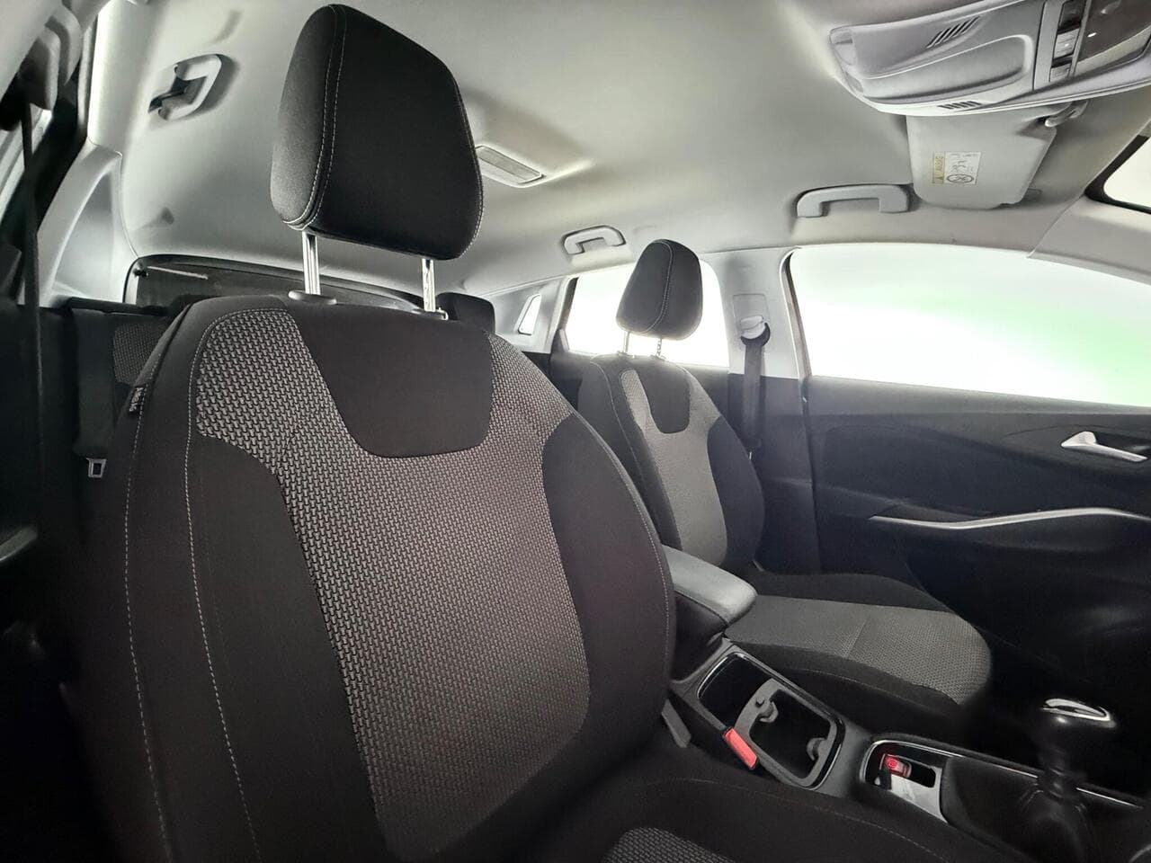 Vauxhall Grandland X thumbnail Seats Rear