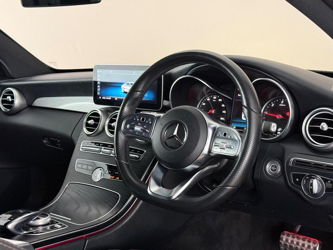 Mercedes-Benz C Class thumbnail Interior Front