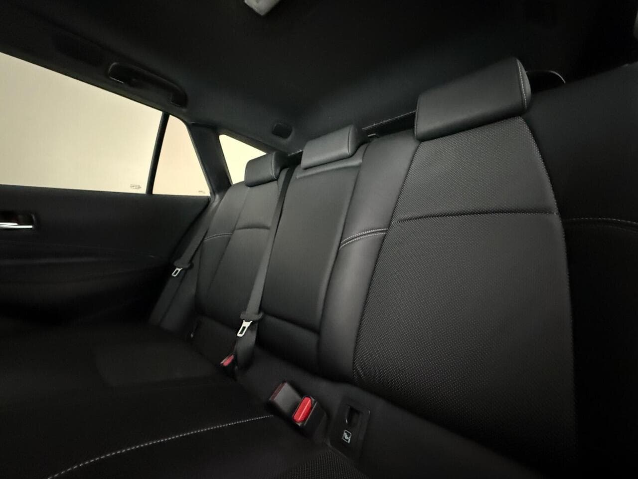 Toyota Corolla thumbnail Seats Rear