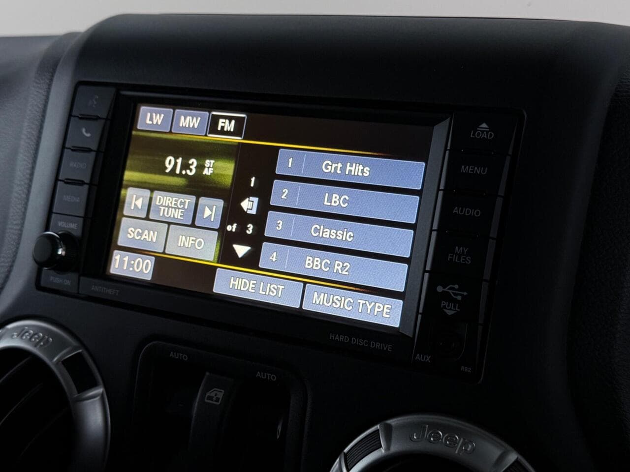 Jeep Wrangler thumbnail Infotainment System