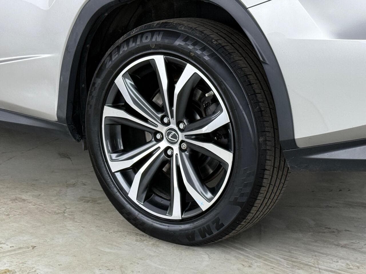 Lexus RX thumbnail Wheel