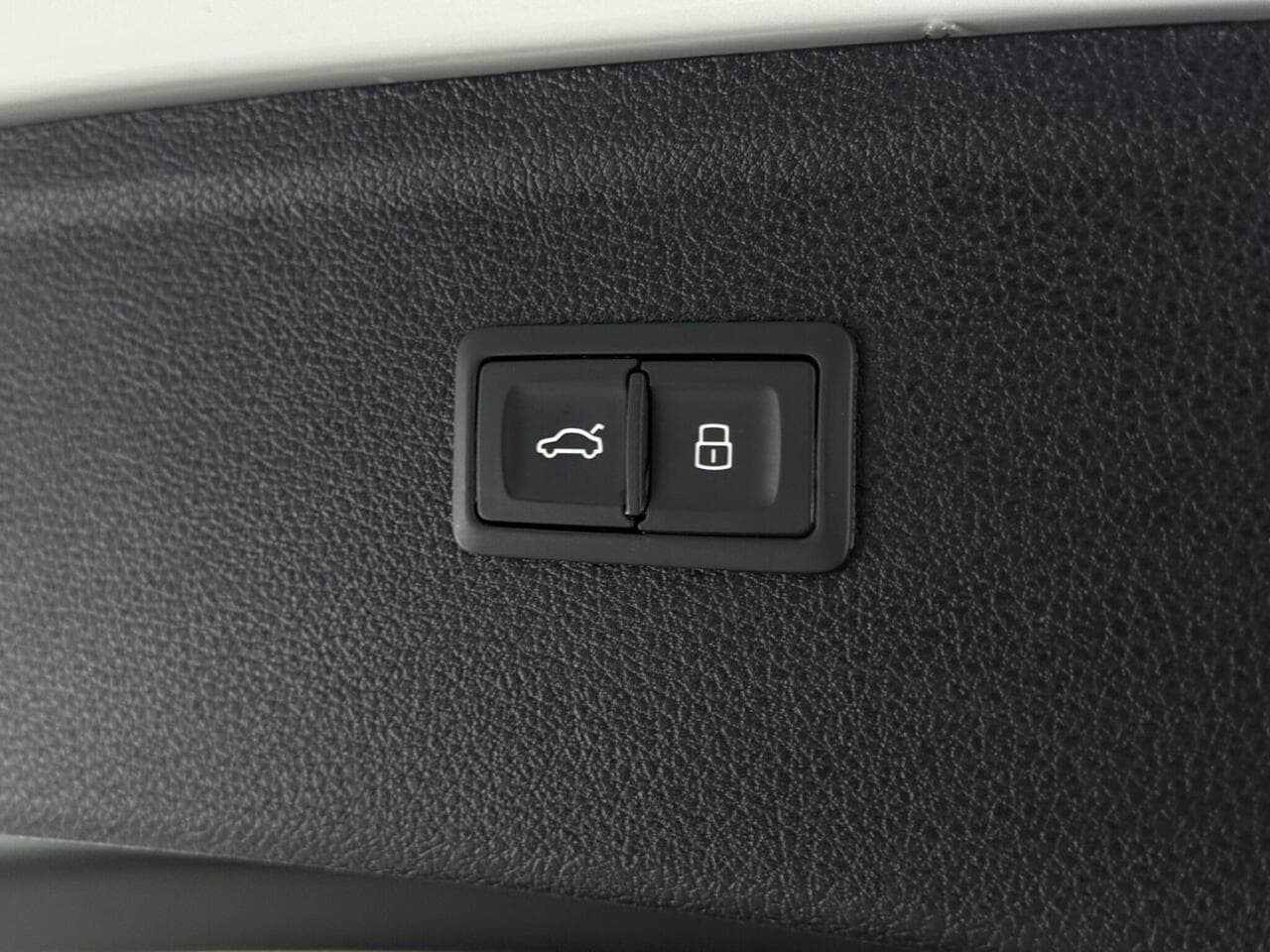 Audi Q5 thumbnail Misc Controls