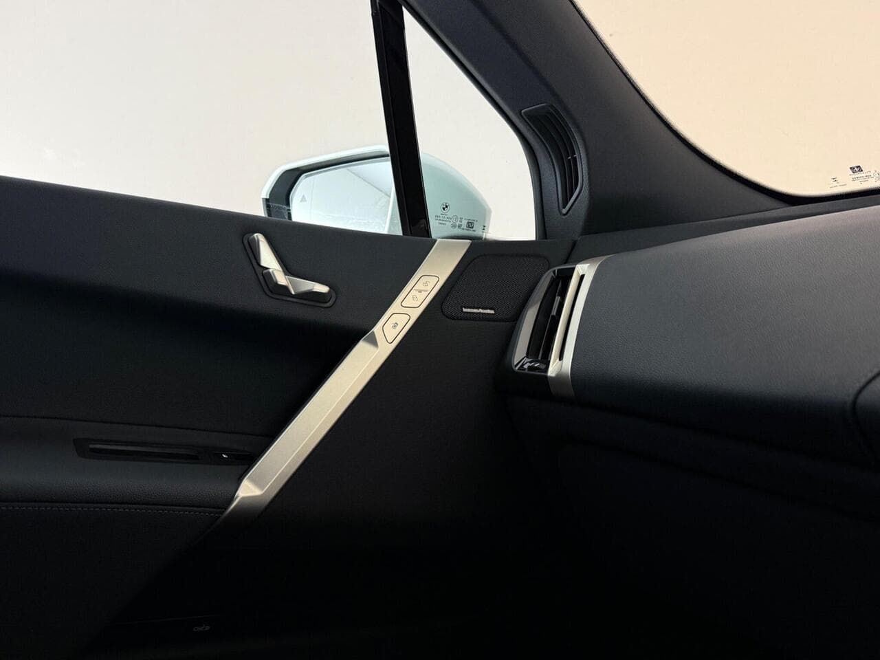 BMW iX thumbnail Inconclusive
