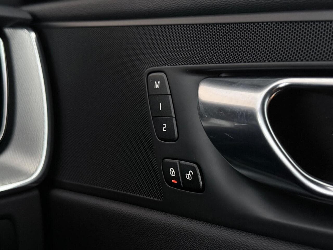 Volvo XC60 thumbnail Misc Controls
