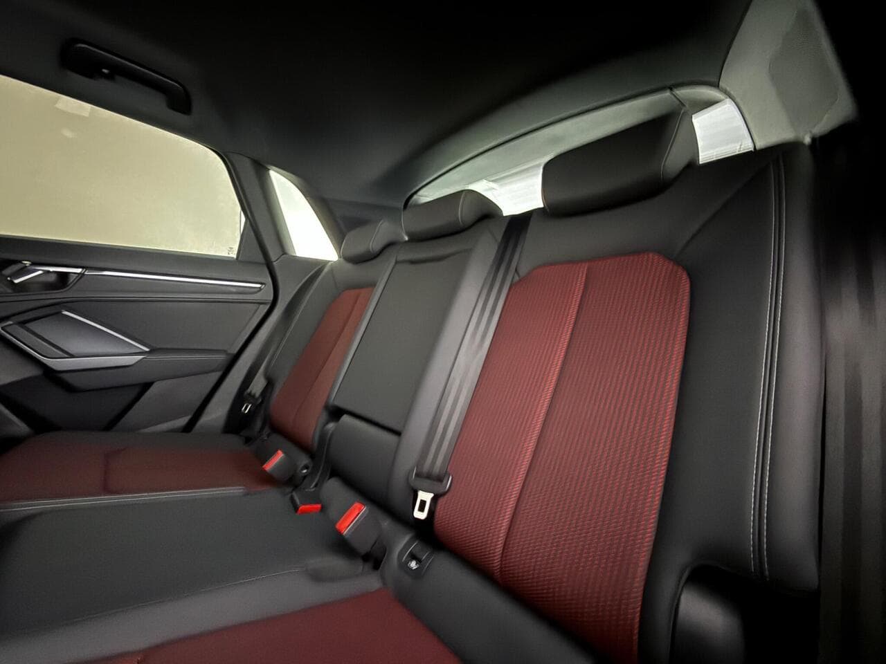 Audi Q3 thumbnail Seats Rear