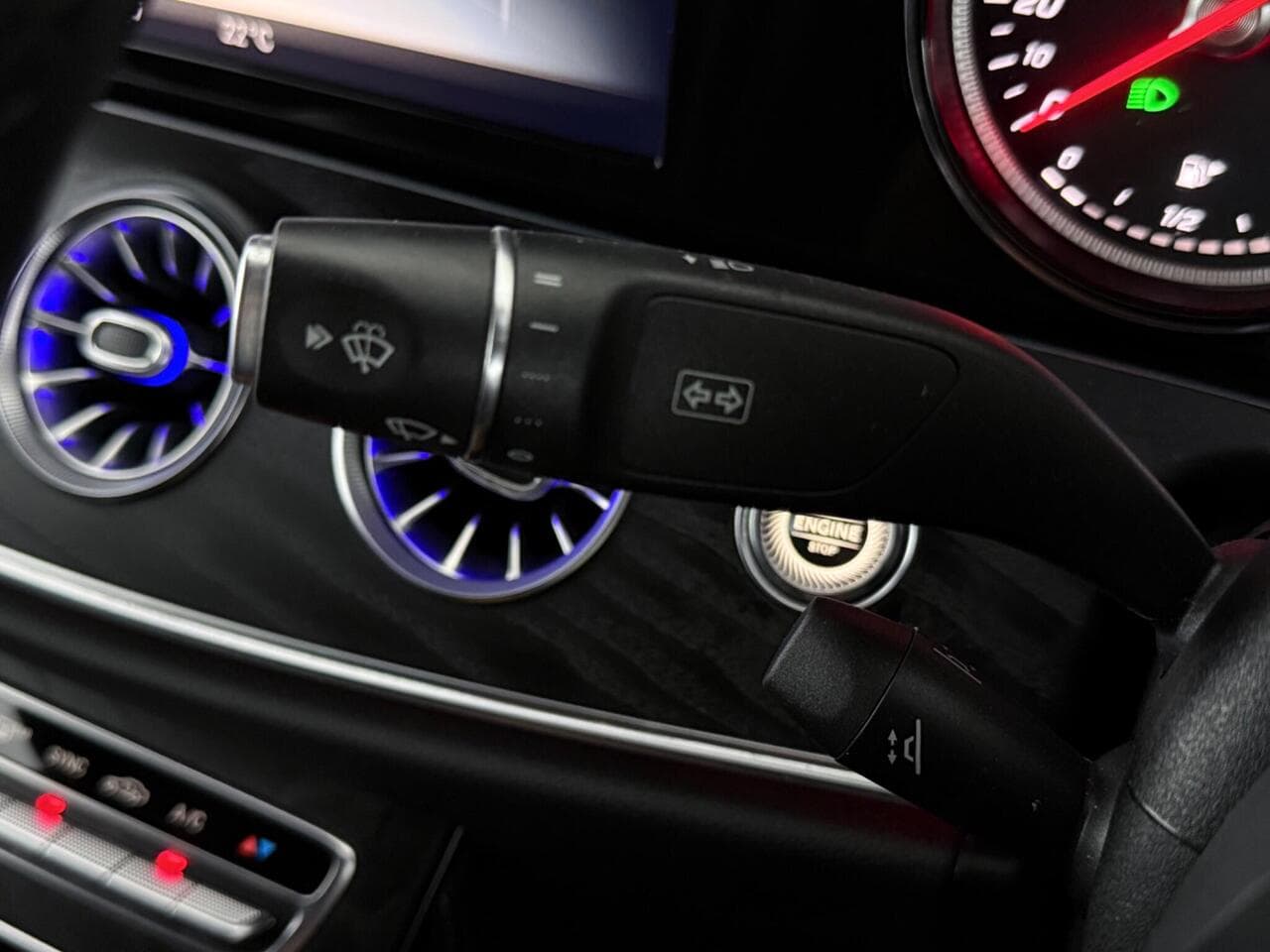 Mercedes-Benz E Class thumbnail Misc Controls