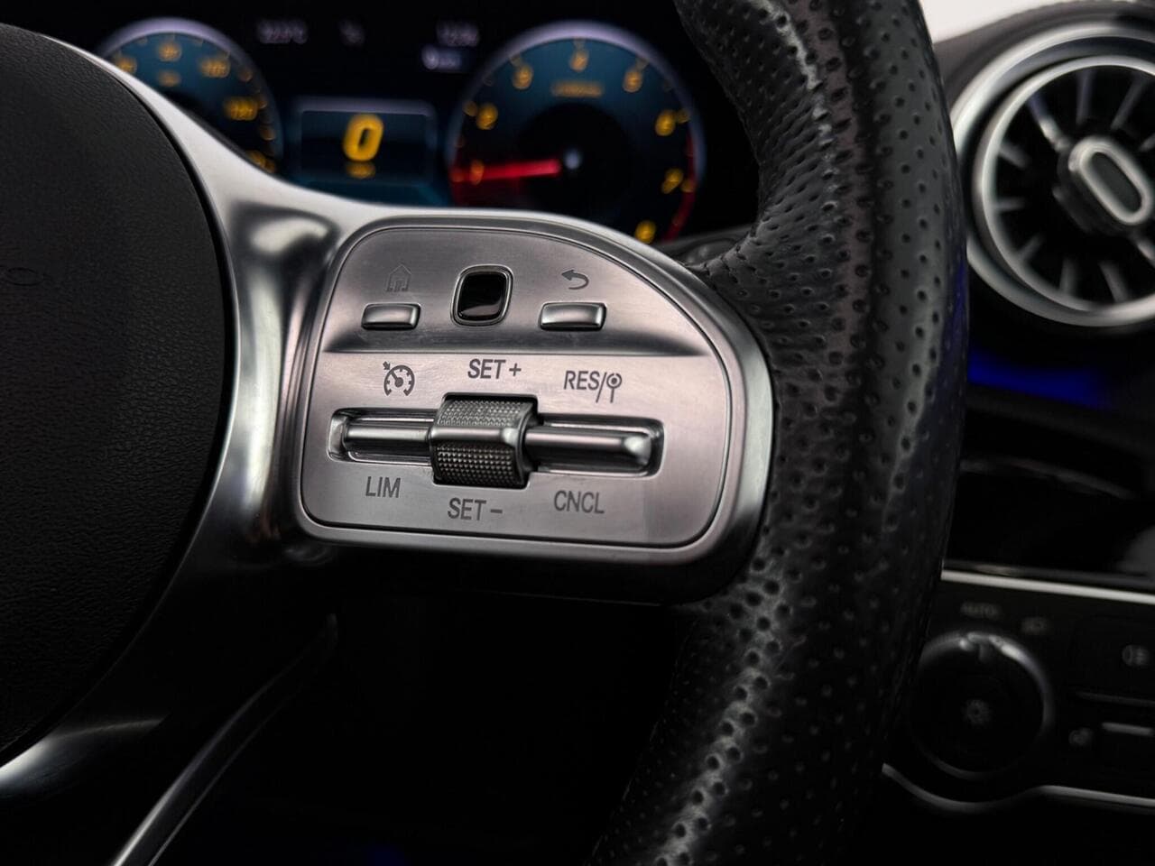 Mercedes-Benz A Class thumbnail Misc Controls