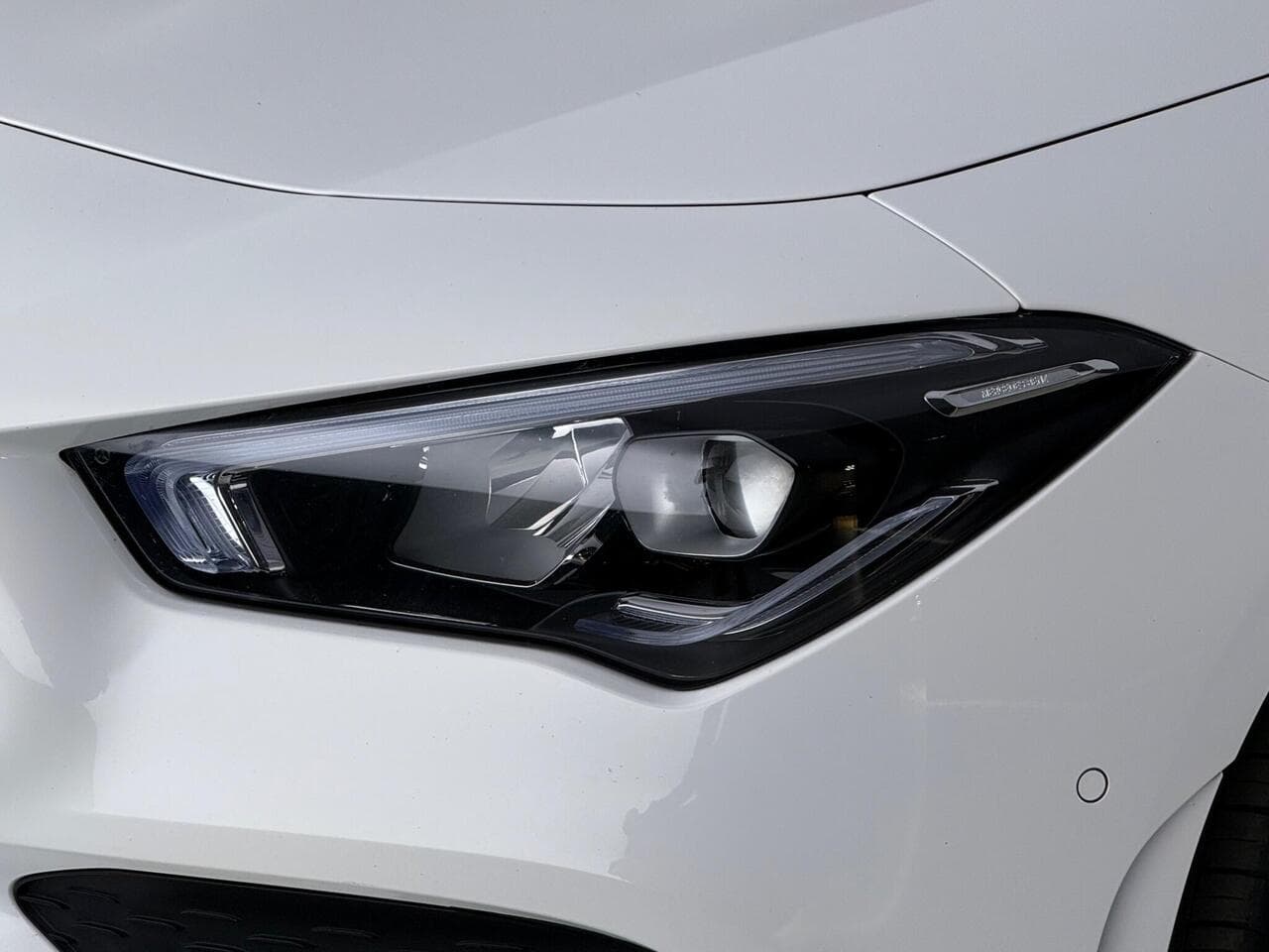 Mercedes-Benz CLA thumbnail Lights Front
