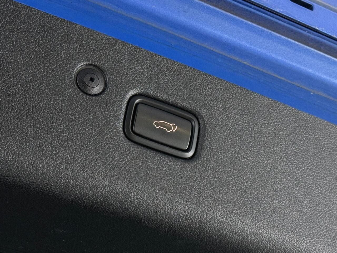 Kia Sportage thumbnail Misc Controls