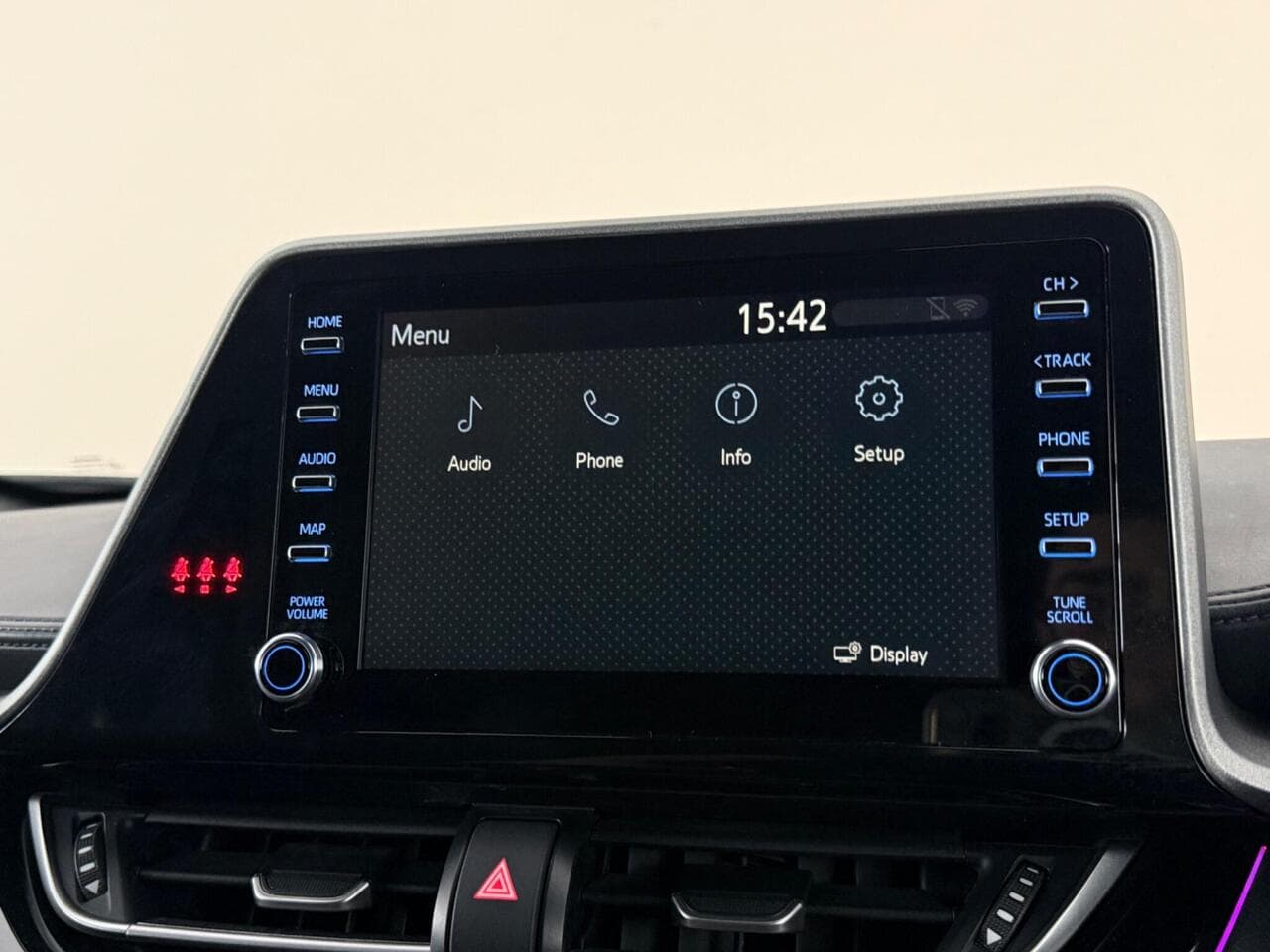 Toyota C-HR thumbnail Infotainment System