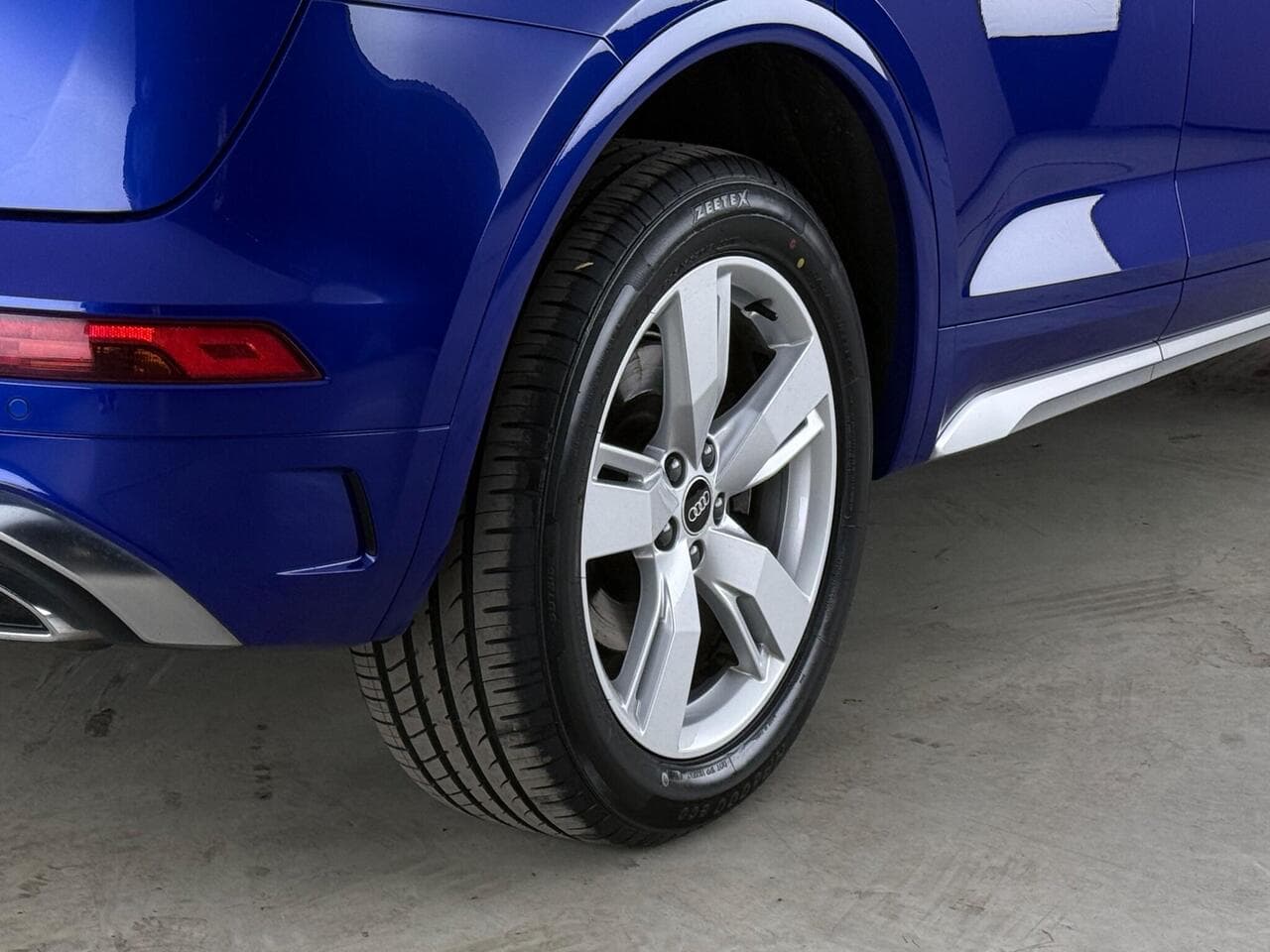 Audi Q5 thumbnail Wheel