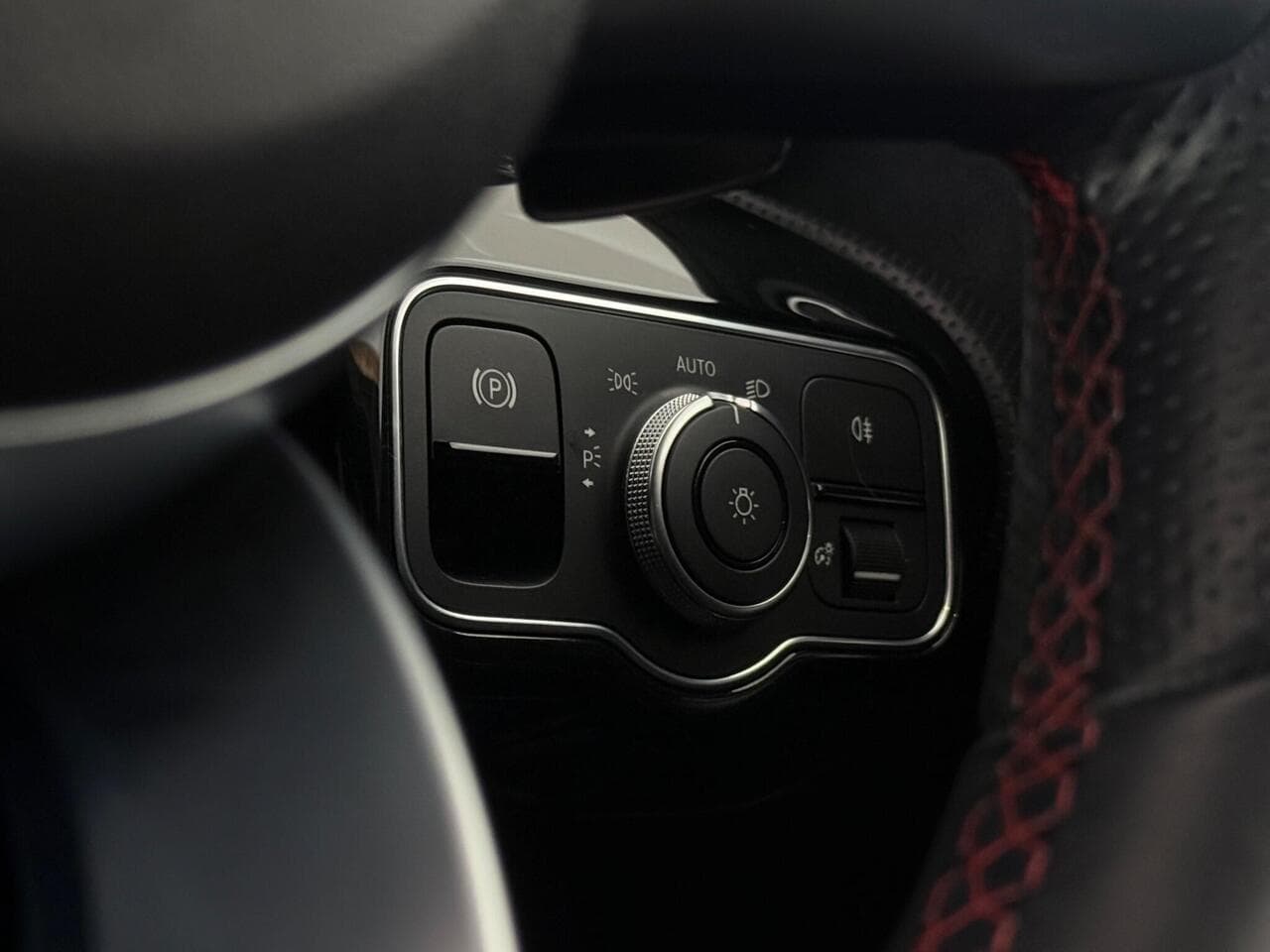 Mercedes-Benz A Class thumbnail Misc Controls