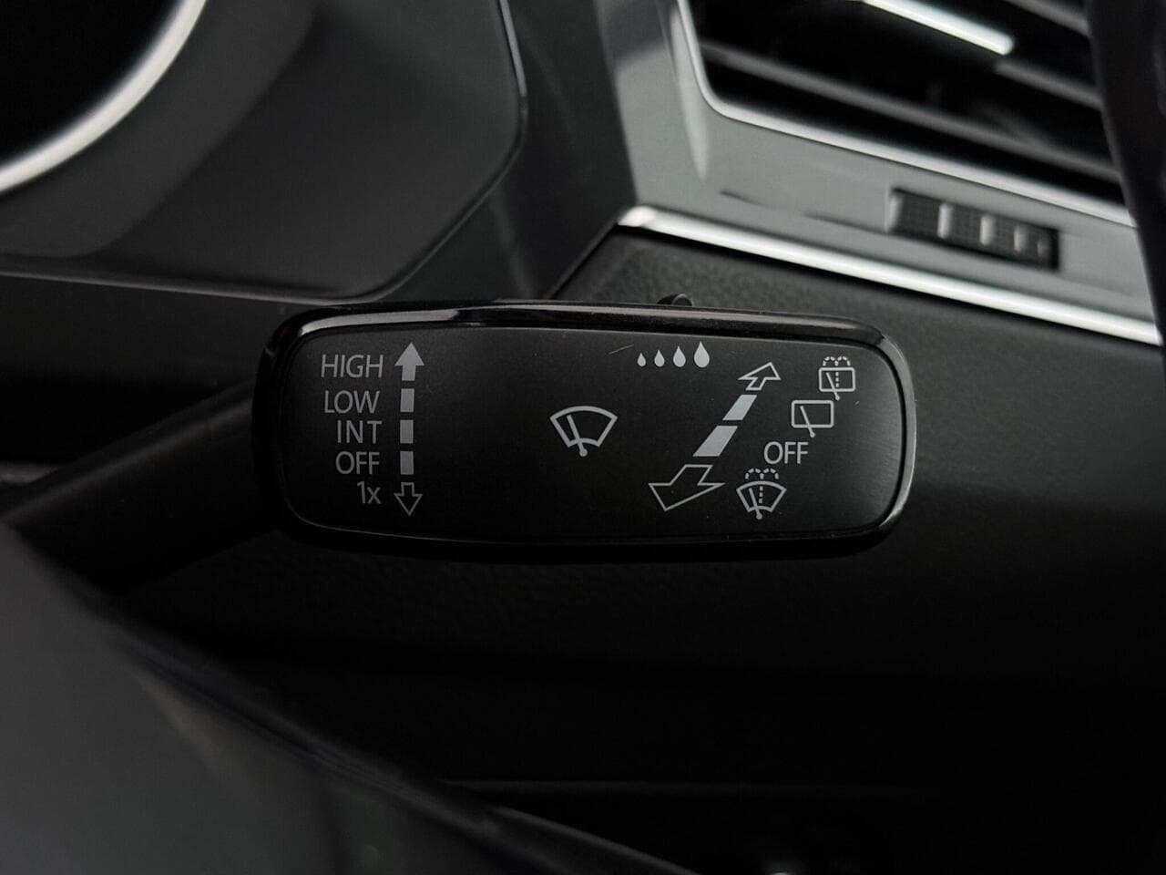 Volkswagen Tiguan thumbnail Misc Controls