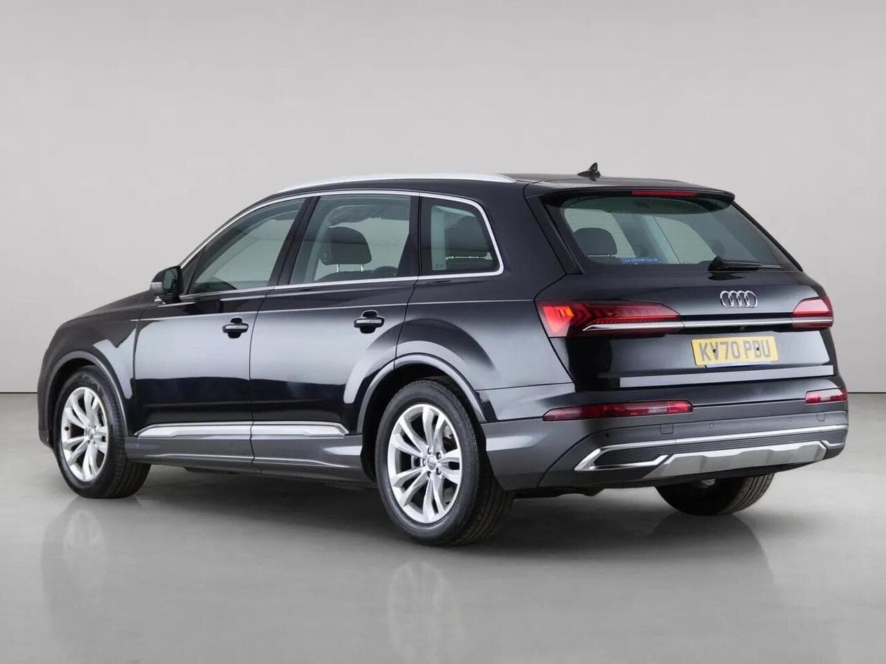 Audi Q7 thumbnail Rear Left