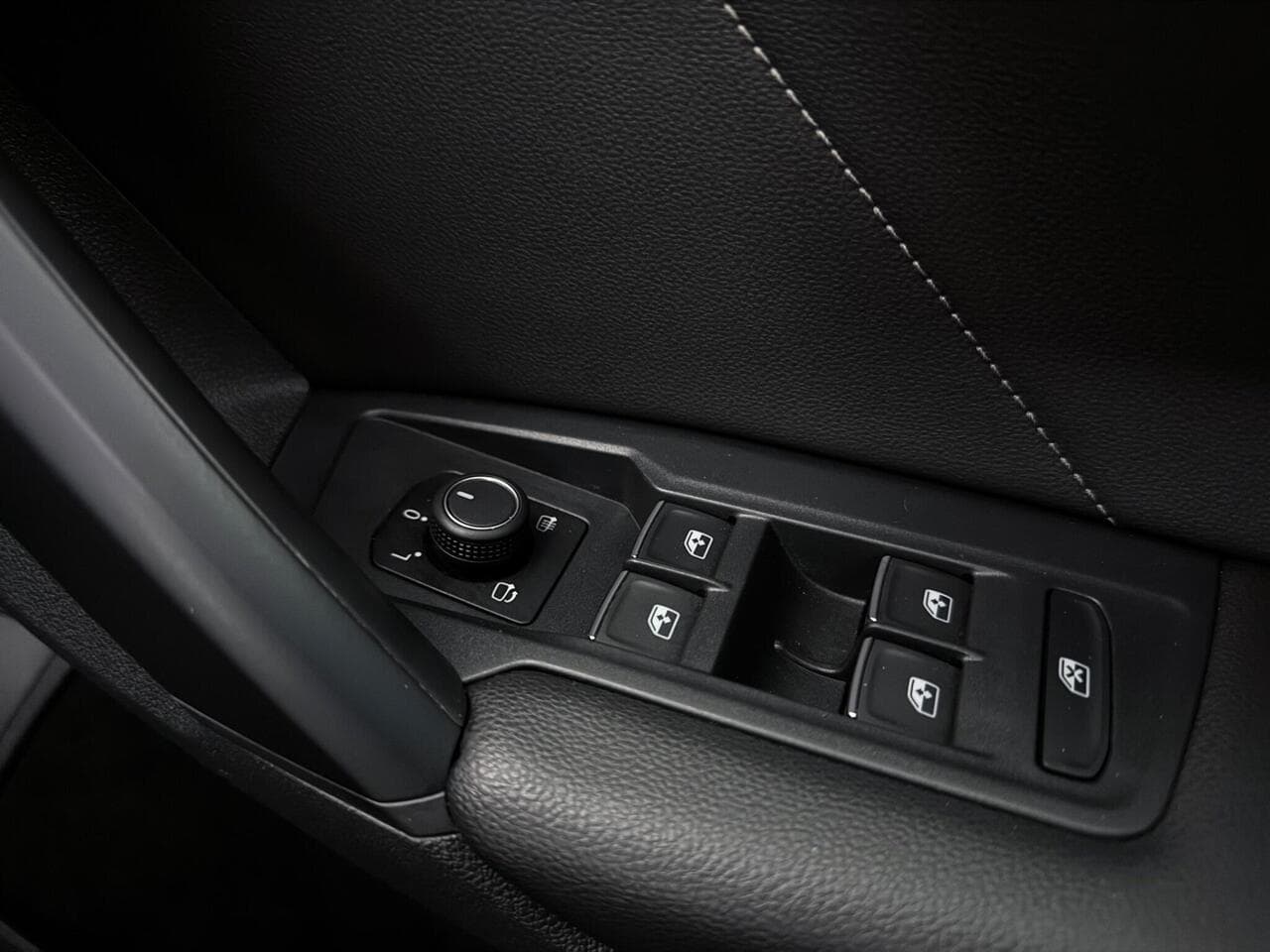 Volkswagen Tiguan thumbnail Misc Controls