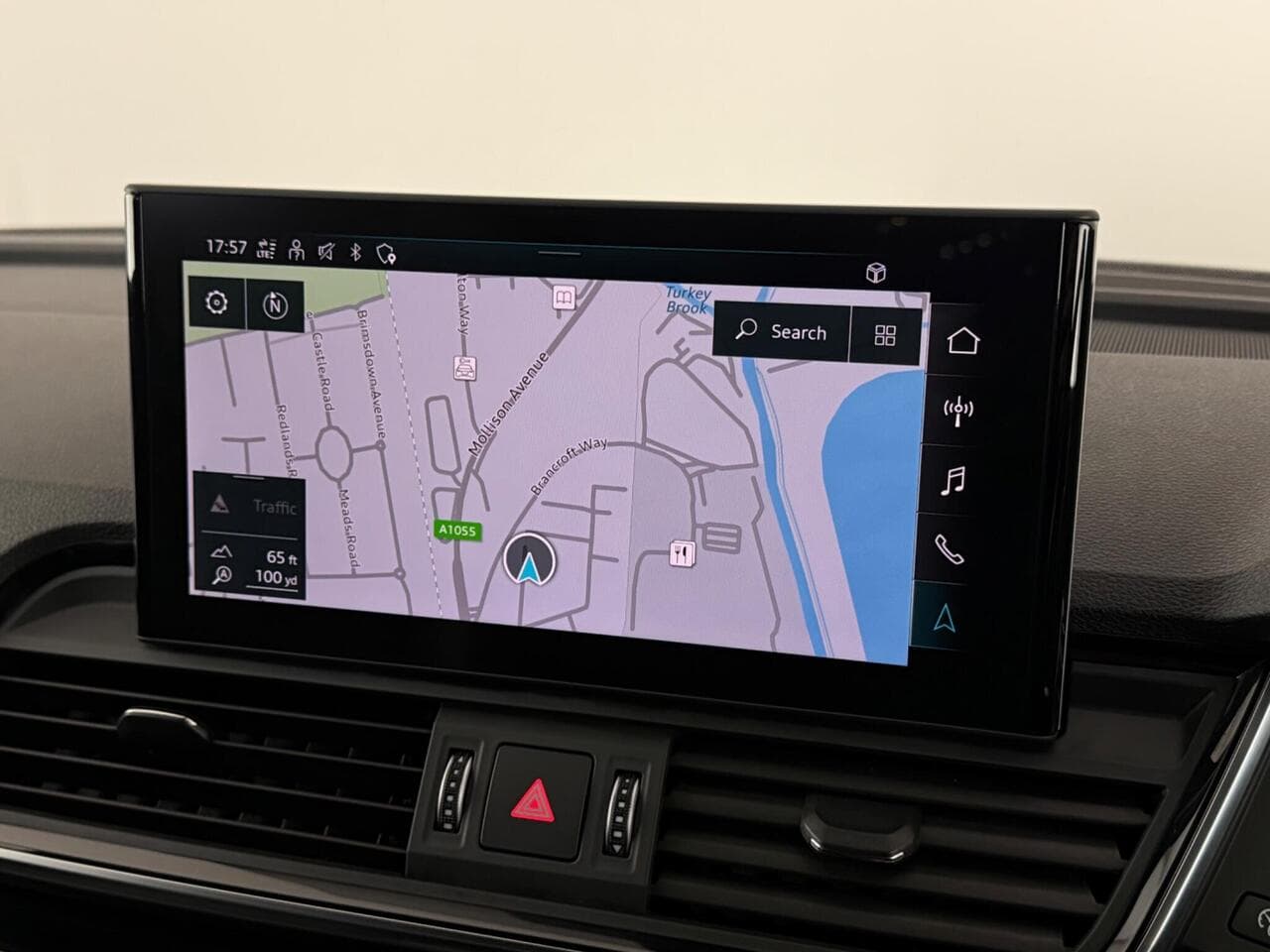 Audi Q5 thumbnail Infotainment System