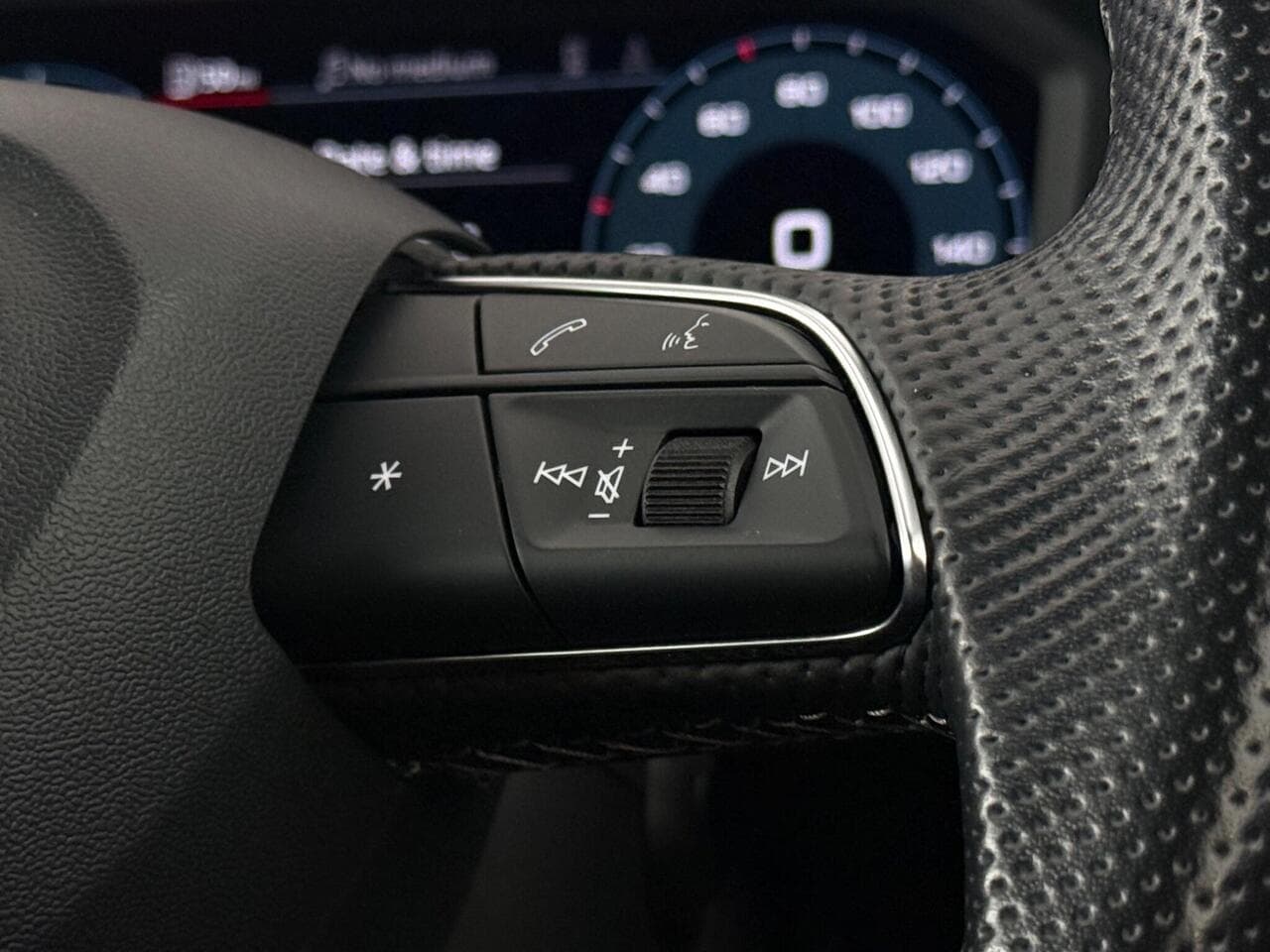 Audi Q3 thumbnail Misc Controls