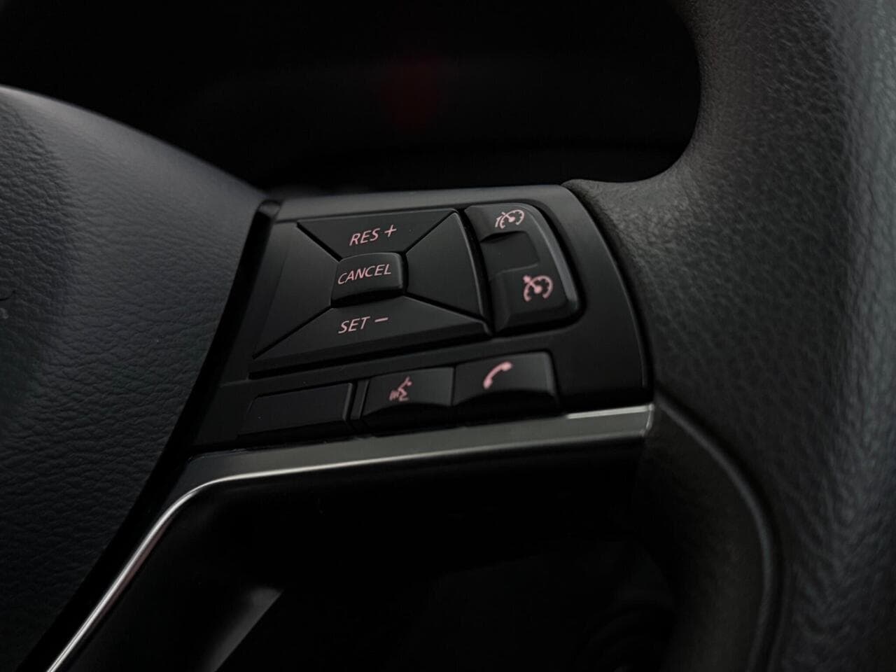 Nissan Juke thumbnail Misc Controls