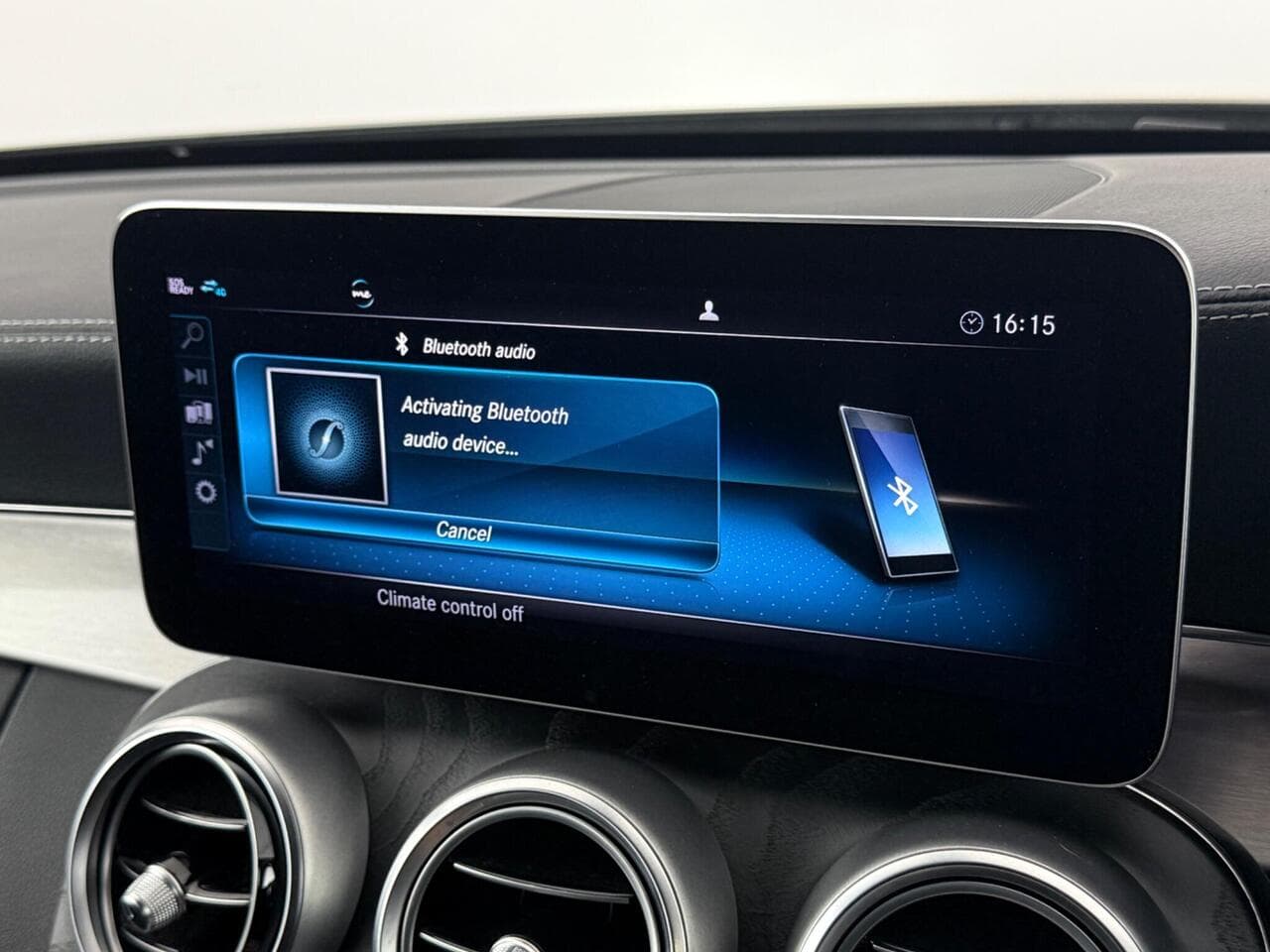 Mercedes-Benz C Class thumbnail Infotainment System