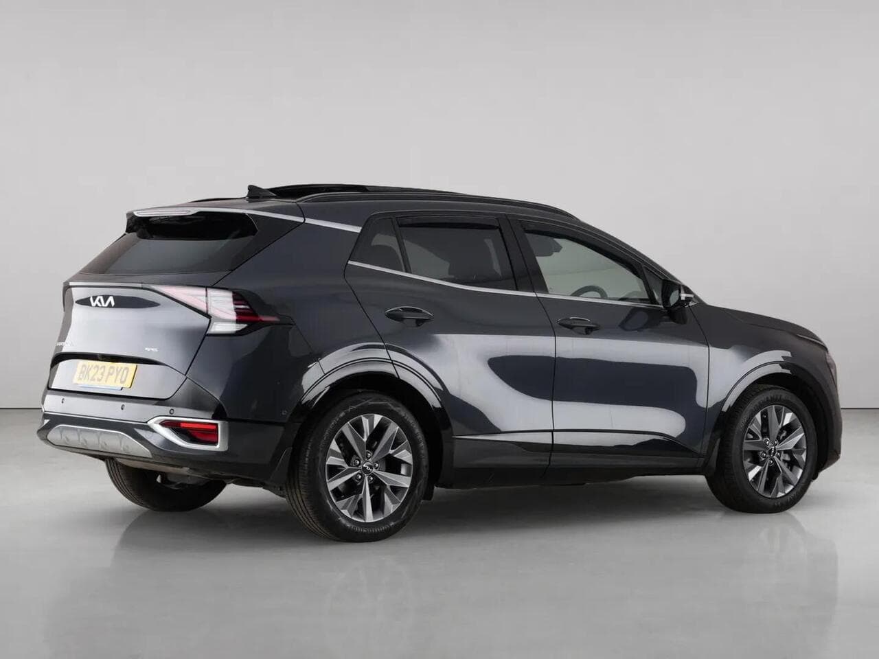 Kia Sportage thumbnail Side Right